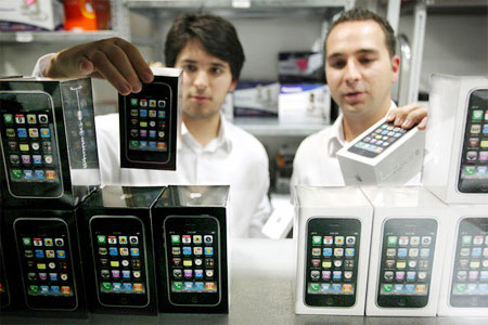 iphone - Nokia chính thức bị Apple “cướp ngôi”