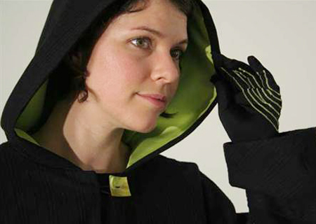 wearable hood - Quần áo giúp giảm nỗi buồn