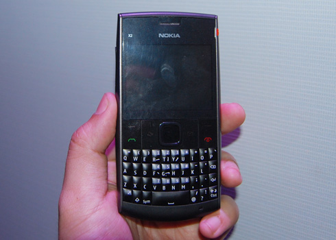truoc - Nokia tung ra dòng điện thoại 'chat chit' X2