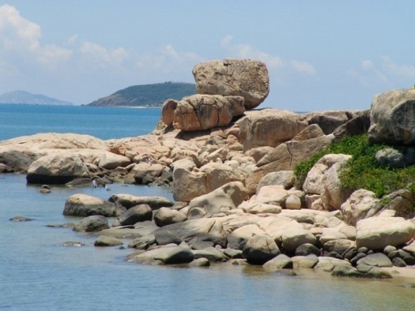 hon chong nha trang 1 - Hòn Chồng Nha Trang – Thiên đường chốn nhân gian