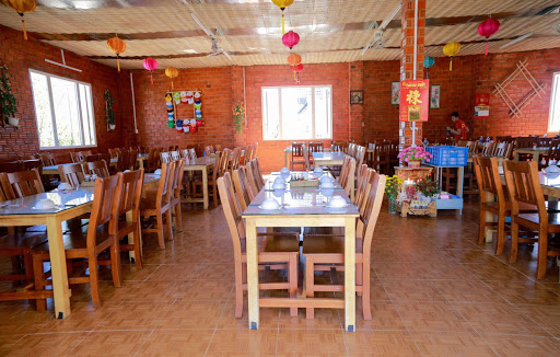 khong gian nha hang com nieu Huong Viet Nha hang Da Lat sang trong gia re - Top 10 nhà hàng Đà Lạt sang trọng, giá rẻ