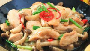 1.ga xao nam 300x169 - Top 10 những món ngon xào với nấm thơm ngon, khó cưỡng