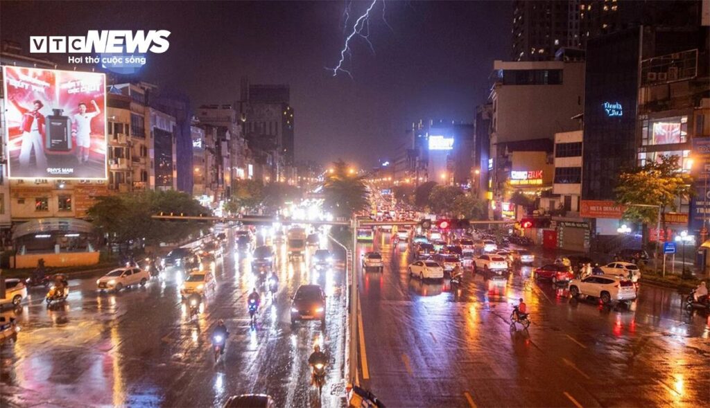 du bao thoi tiet 17 9 21344678 1024x589 - Thời Tiết Hà Nội ngày 17/9: Nắng oi nóng 35°C, đêm và sáng có mưa dông