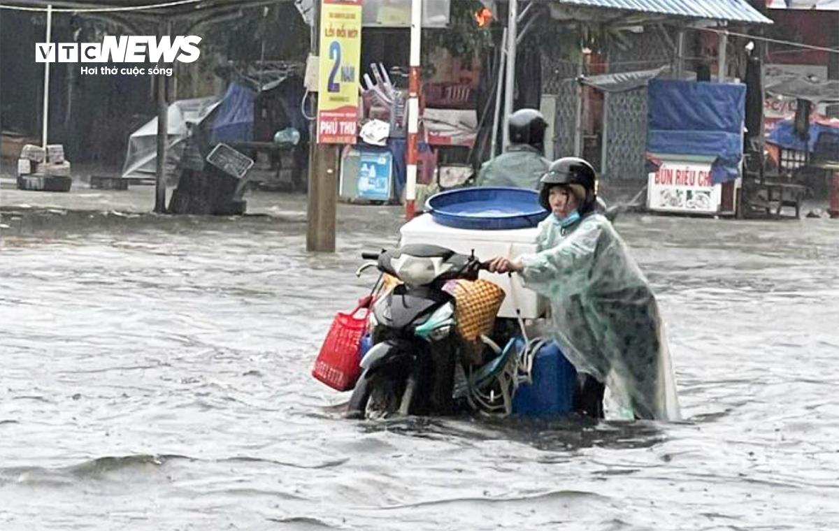 Dự Báo Thời Tiết Hôm Nay 28/10: Trung Bộ Hứng Mưa Kỷ Lục, Huế Và Đà Nẵng Có Nơi Trên 800mm